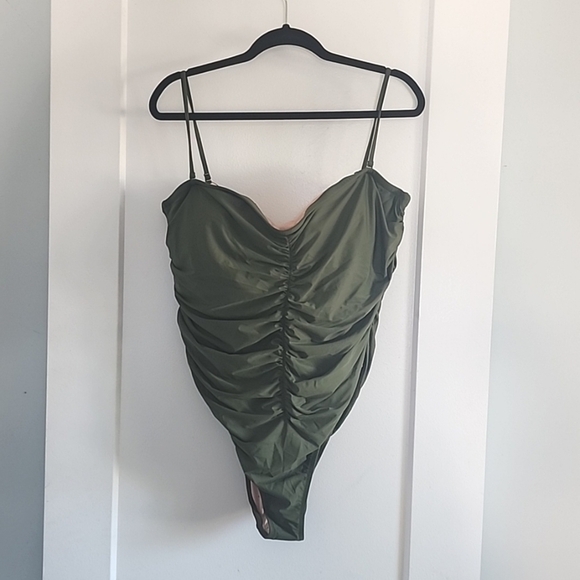 NWT J.Crew Rouched One piece Swimsuit in Olive size 22 - Picture 4 of 7